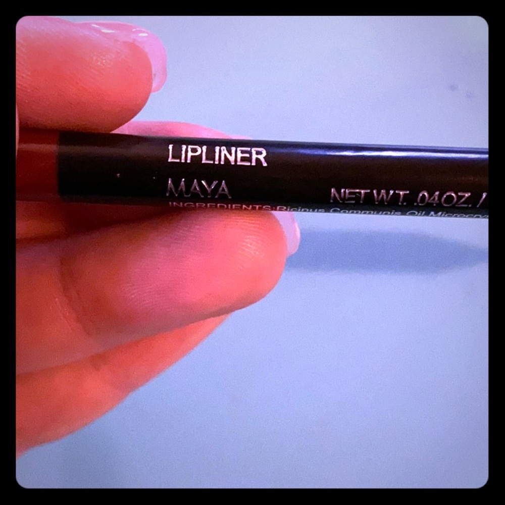 Ofra lip Linder shade MAYA